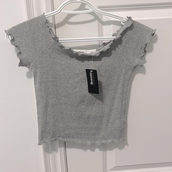 Brand new off the shoulder cropped tee - Picture 1 of 1